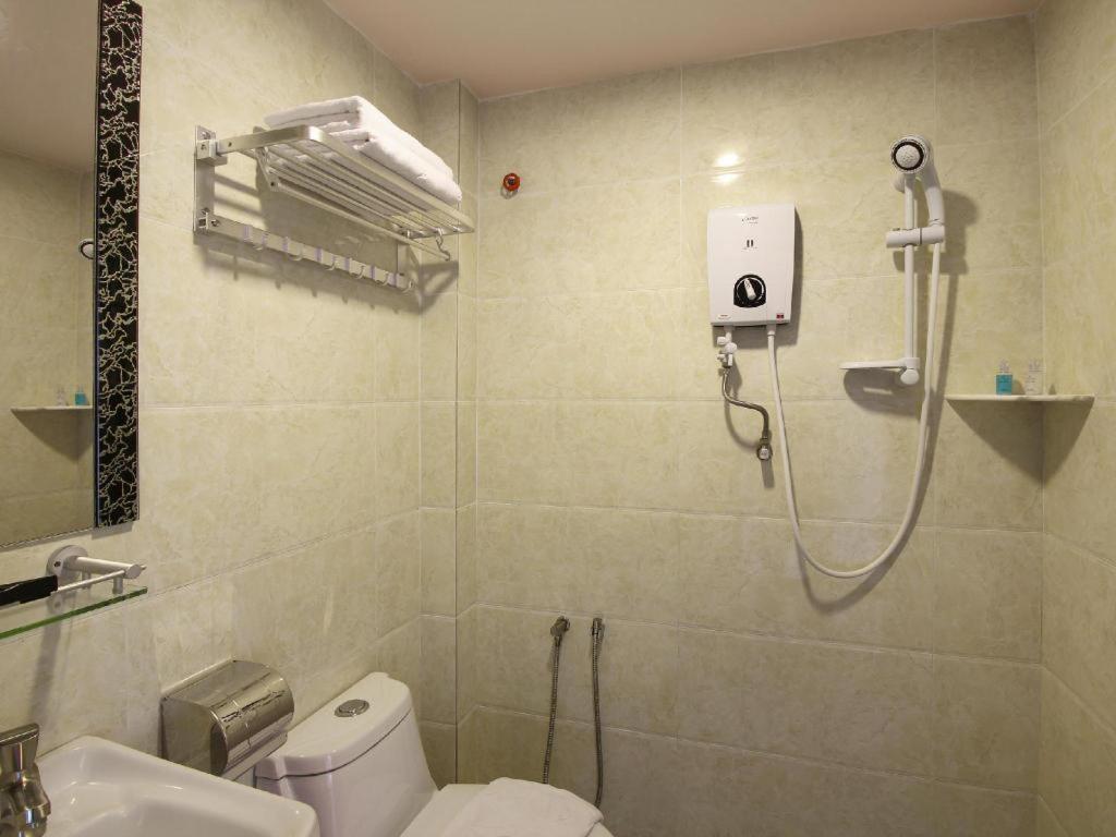 Hotel Zamburger Grand City Malacca Exterior photo